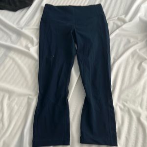 Navy cropped lululemon leggings